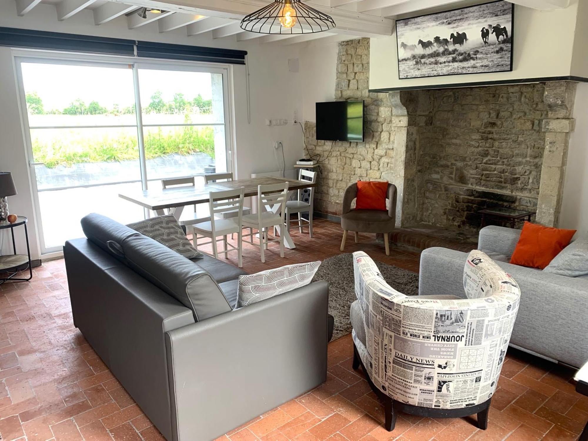 Comfortable House For 6 Guests In Saint-Come-Du-Mont Villa Exteriör bild