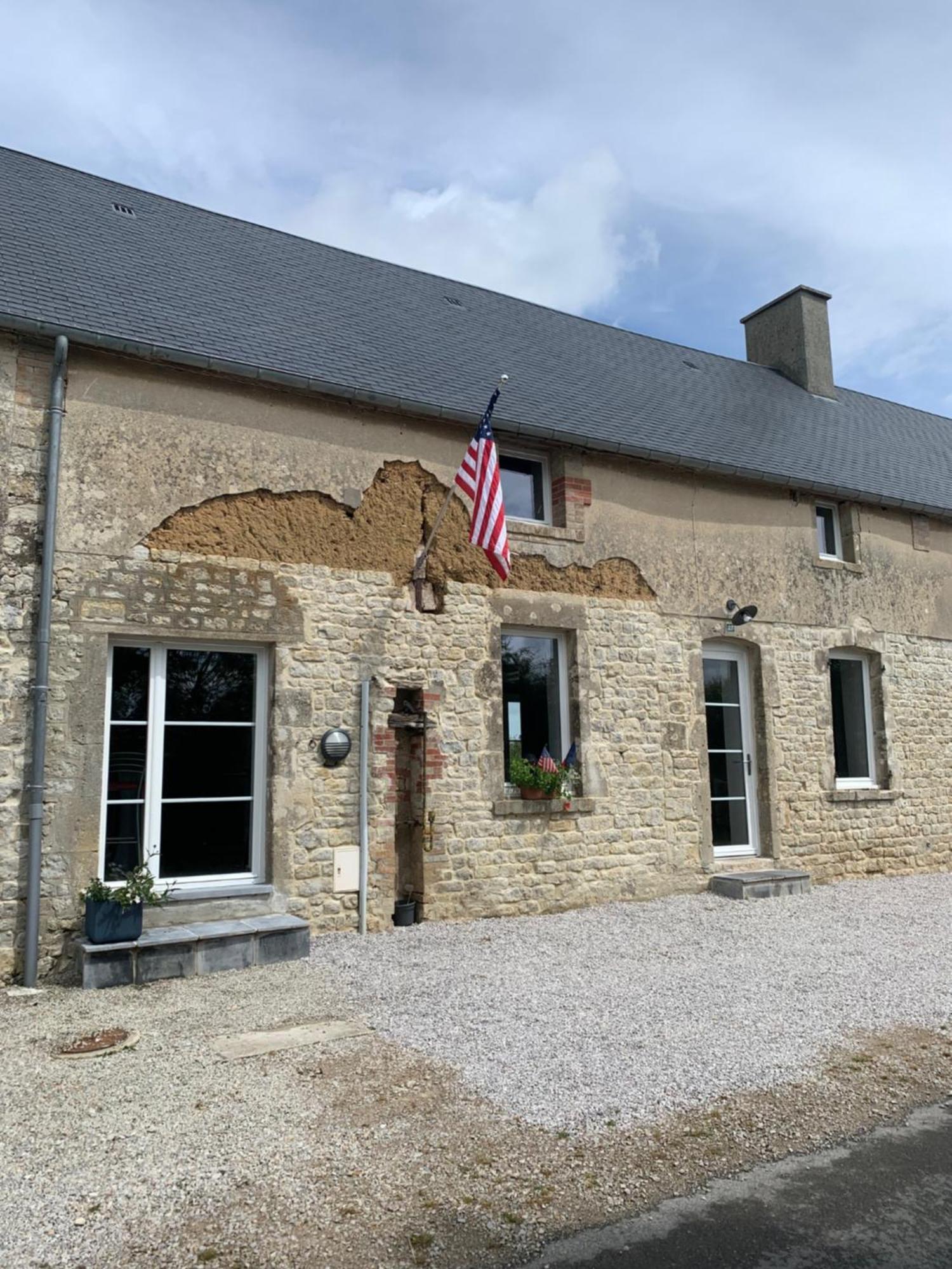 Comfortable House For 6 Guests In Saint-Come-Du-Mont Villa Exteriör bild
